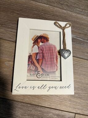 'Love is All You Need' Photo Frame for 4x6  NWT